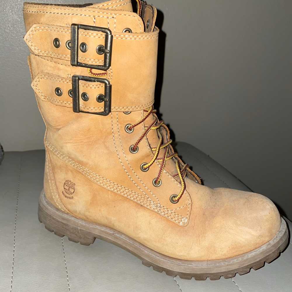 Size 7 women’s timberlands